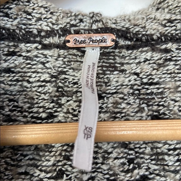 Free People Sweater XS - Picture 3 of 3